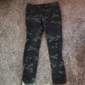 Sanctuary camo pants size 26